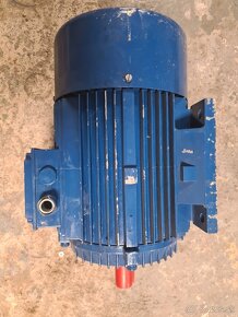 Predám nový nepoužitý el.motor 3kW 2880ot - 3