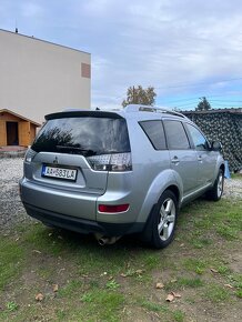 Mitsubishi outlander 4x4 SUV - 3