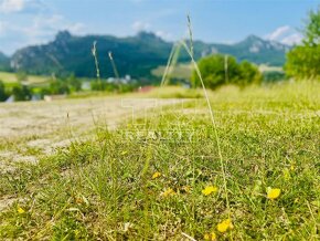 Súľov-Hradná - Lukratívny pozemok s úžasným výhľadom o... - 3