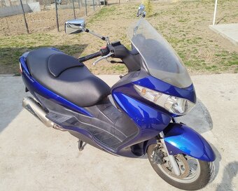 Suzuki Burgman 200 - 3