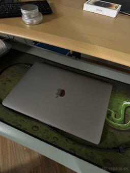 [asi pokazený] Apple Macbook PRO 13" M2 2022 8GB/256GB - 3