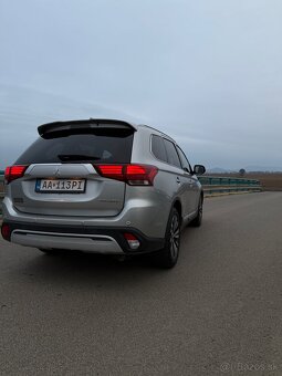 Mitsubishi Outlander - 3