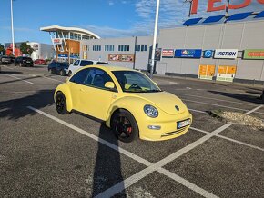 VW New Beetle 2.0 (žlto-čierny) - 3