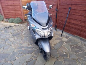 Suzuki Burgman 400 rok 2014 - 3