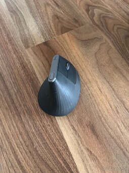 Logitech MX Vertical – ergonomická myš - 3