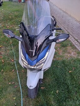 Predám Honda Forza 125cm - 3