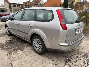 Ford Focus 1.6 kombi - 3