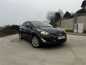 Hyundai Elantra - 3