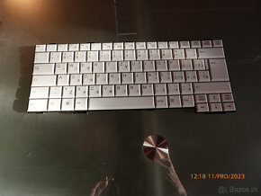 klavesnica a lcd panel 1600x900 pixelov pre notebook - 3