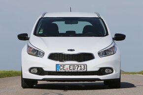 Kia ceed 2012  predné svetlá BEZ LED - 3