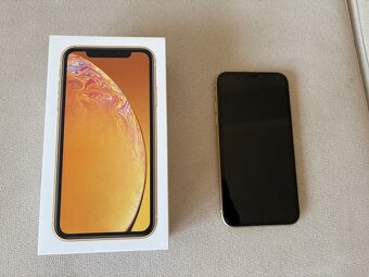 Predám žltý iPhone XR 64GB - 3