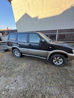 Nissan Terrano2 - 3