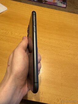 iPhone 11 64GB čierny - 3