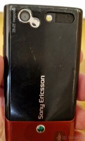 Sony Ericsson T700, červený - 3