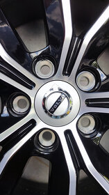 VOLVO 17" 5-V Spoke Black Diamond Cut - 3