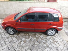 Predam ford fusion 1.4tdci 50kw M5 Rv2005 klíma 5dv - 3