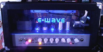 Predám gitarovú hlavu E-WAVE - lampa - 3