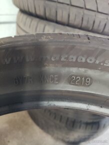 Predám zimné pneu 225/45r17 - 3