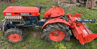 Predám malotraktor Kubota B7000 + príslušenstvo - 3