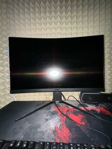 Predavam dva monitory od MSI - 3