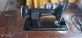 Starý šijací stroj - 3