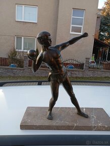 Predám bronzovú sochu výška 40cm - 3