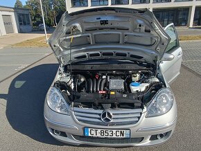 Predám Mercedes Benz A trieda 150i automat - 3