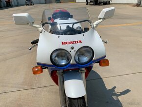 1990 Honda VFR 750 RC30 - 3