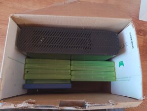 Xbox 360 4GB + Hry a jedna hra na ps2 - 3