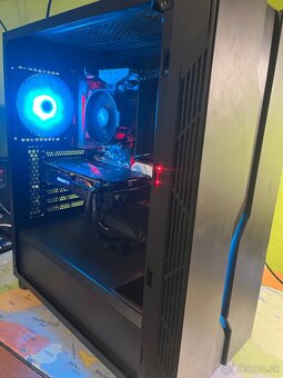 Pc : ryzen 5 3600,b550m, 32gb ram , 1tb nvme , rx 590 8gb oc - 3