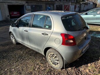 Toyota Yaris 1,0 - 3