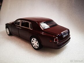 Predám Rolls Royce Phantom,  kovový model auta 1:24 - 3