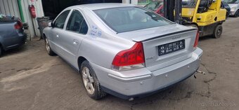 Lacno rozpredám Volvo S60 2001-2010 na náhradné diely - 3