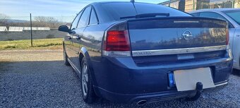 Predám nepojazdný opel vectra 1.9 CDTI - 3