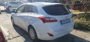 Hyundai i30cw 1.6 crdi 81 kw - 3