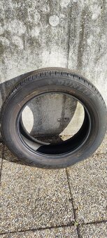 Pneu Dunlop 225/60 R18 - 3