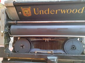 Písací stroj značky Underwood - 3