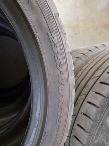 235/40r19 - 3