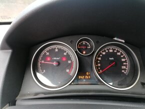 Predám Opel Astra combi 1.7CDTI - 3