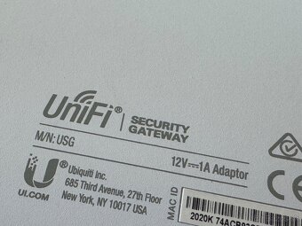 Ubiquiti UniFi Security Gateway USG 3P - 3