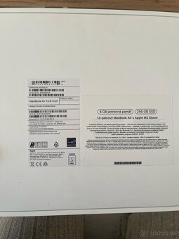 Predám takmer nový MacBook Air M2 čip 8gb/254gb - 3