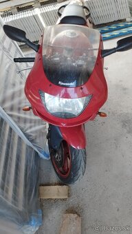 Kawasaki Ninja ZX600 - 3