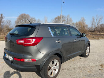 Kia Sportage 1.6 benzin dream edition r.v 2013 top stav - 3