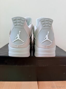 Jordan 4 Retro Frozen Moments - 3