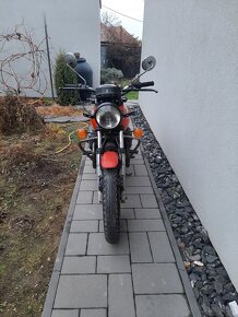 Predam moto guzzi v 350 - 3