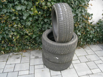 Predám 4x zimné pneu Barum 215/50 R18 92VXL - 3