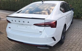 Octavia RS  80.000 km 180kW Hybrid Virtual Top stav - 3