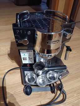 Kávovar DeLonghi espresso EC 820B - 3