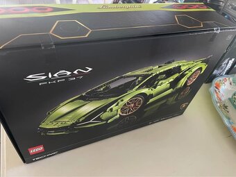 Lego Technic 42115 Lamborghini Sian - 3