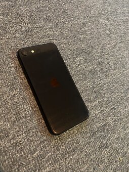 iPhone SE 2022 64gb čierny - 3